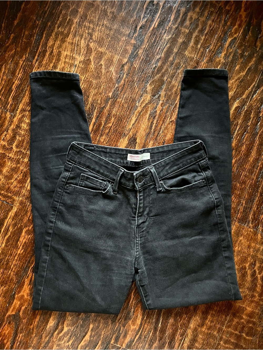 Signature by Levi Strauss Women's Mid-Rise Skinny Black Jeans 2M W26 L30